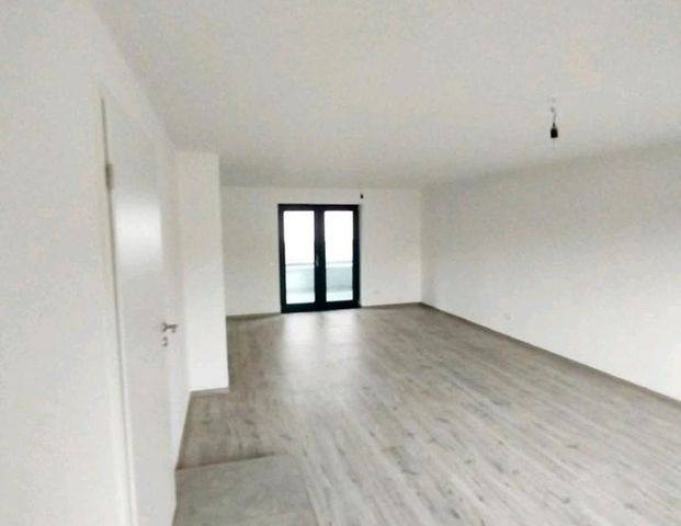 Zweitbezug nach Renovierung/ OG-Whg mit Terasse in Neukirchen - Photo 1