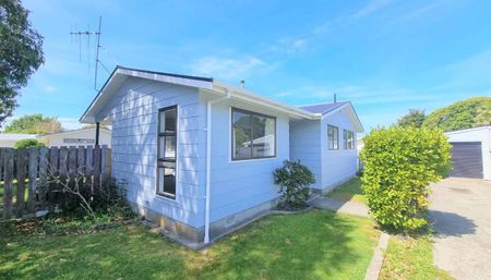 Convenient on Clarke - Photo 5