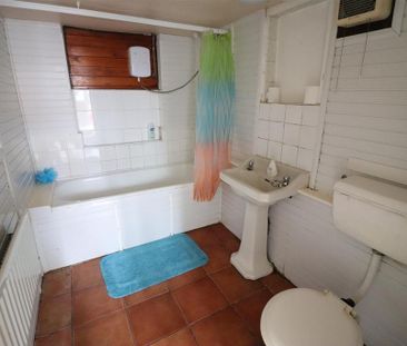 2 bedroom maisonette to rent - Photo 6