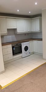 2 Bed Flat, Low Lane, LS18 - Photo 3