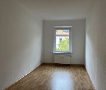 Mit Balkon und neuer Einbauküche! - Foto 5