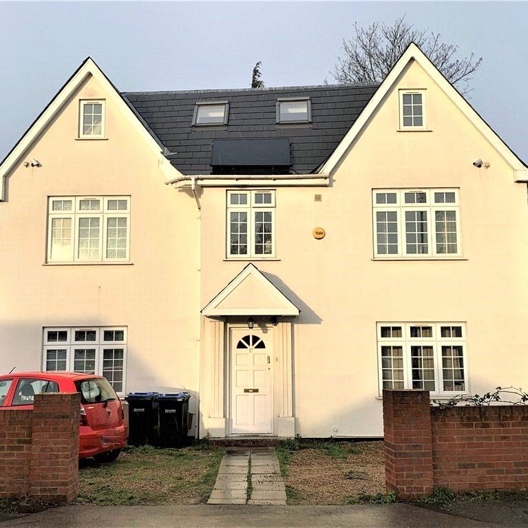 Pooley Green Road, Egham - Photo 1