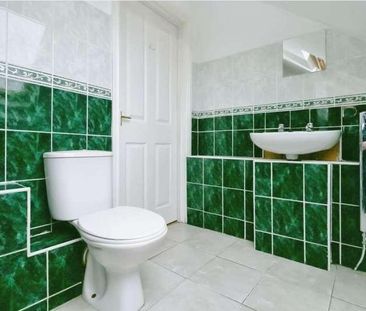 Pembroke Terrace, Penarth, CF64 - Photo 5