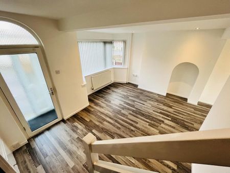 3 bedroom semi-detached house to rent - Photo 2