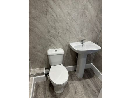 1 bed First Floor Flat/Apartment, - Photo 2