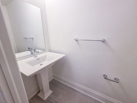 For Lease - 3328 Azam Way, Oakville, Ontario - Photo 2