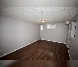 3 Bed 1.5 Bath Townhouse For Rent Sherwood Park - Photo 2