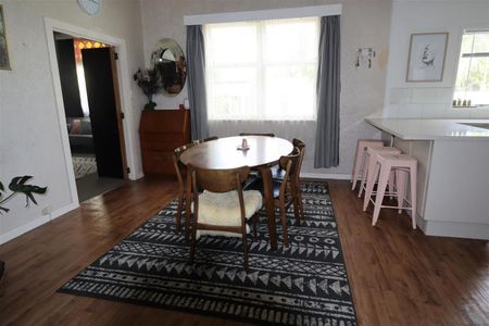 Family home in prime location - Photo 2