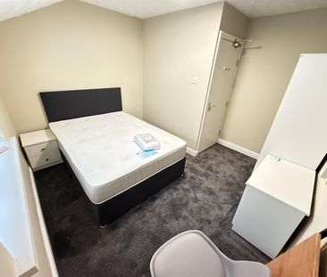 Flat C, 51 Holyhead Road - Photo 1