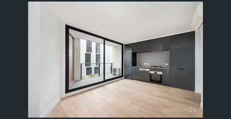 Modern and Central - Photo 5