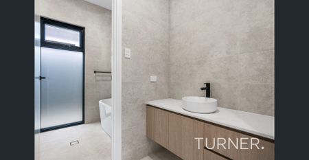 Brand New Luxury Family Home - Photo 2