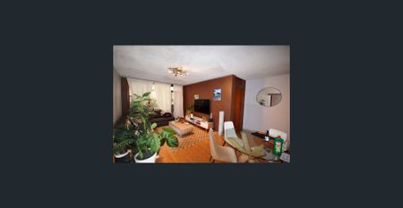 Spacious 2 Bedroom Unit - Photo 2