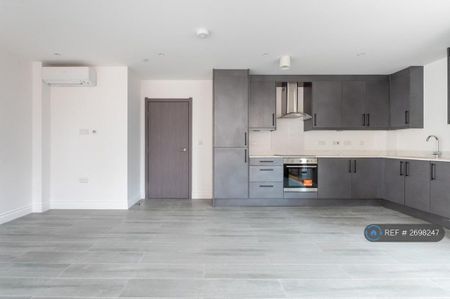 2 bedroom flat to rent - Photo 3