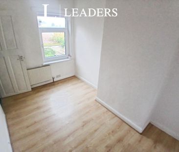 2 bedroom semi-detached house to rent - Photo 3