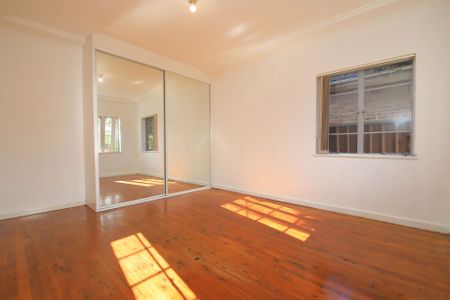 Three Bedroom Home - Photo 2