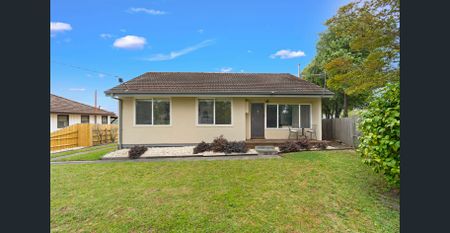 Neat 3 Bedroom In Court Location - Photo 2