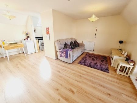 Bluebell Walk, Witham St. Hughs, LN6 9WN, Property for rent - Photo 2