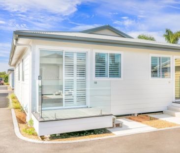 Beachside Villa Living Opposite Silver Beach - UTILITIES INCLUDED - Photo 6