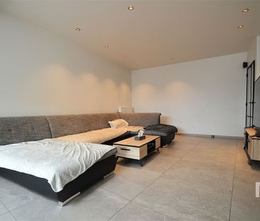 Gerenoveerde woning met 3 slaapkamers en fietsenberging. - Photo 1