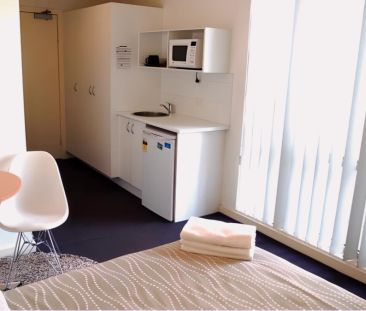 Studio with kichenette(Mini bar)-queen - Photo 1