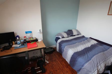 Hessle Avenue, Hyde Park, LS6 1EF, Leeds - Photo 2