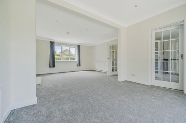 4 bedroom detached house to rent - Photo 1