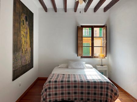 Apartamento en alquiler a un paso del mercado de Santa Catalina. Balcón y terraza comunitaria. - Photo 2