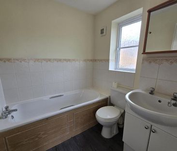 2 bedroom semi-detached house to rent - Photo 5