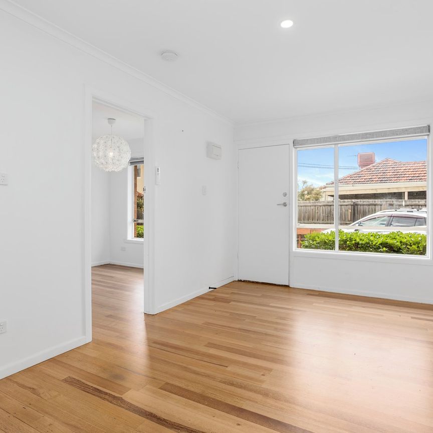 Register To Inspect // Stylish, Spacious & Exceptionally Convenient – The Ideal South Kingsville Retreat - Photo 1