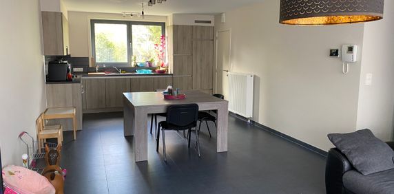 - GENT - Ruim appartement met 3 slpk en balkon - Photo 2