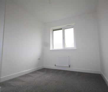 Roman Avenue, Exeter - Photo 2