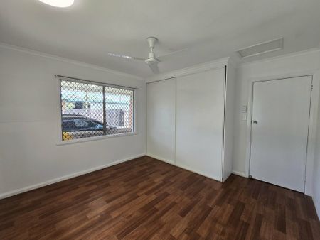 DUPLEX MINUTES FROM THE CITY - Photo 3