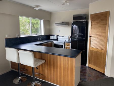 Sunny In Stoke - Photo 4