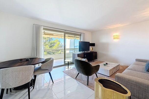 Superbe appartement de 3 pièces rénové avec vue mer - Photo 1