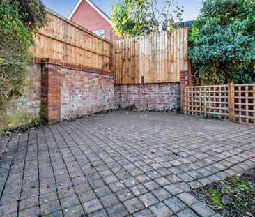 4 bedroom detached house to rent - Photo 3