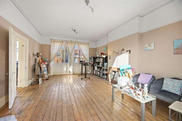 Greencroft Gardens, South Hampstead, NW6 - Photo 1