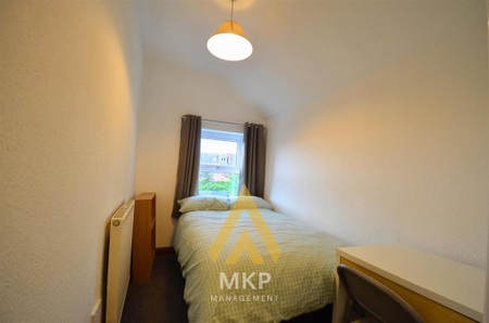 4 bedroom terraced house to rent - Photo 4