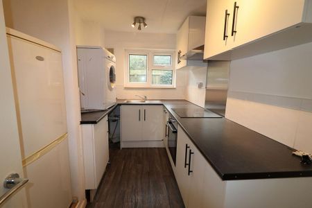 2 bedroom maisonette to rent - Photo 3