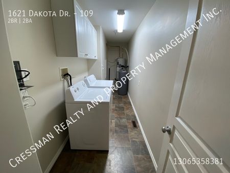 2 bed 2 bath Condo located in east Regina, SK. - Photo 3
