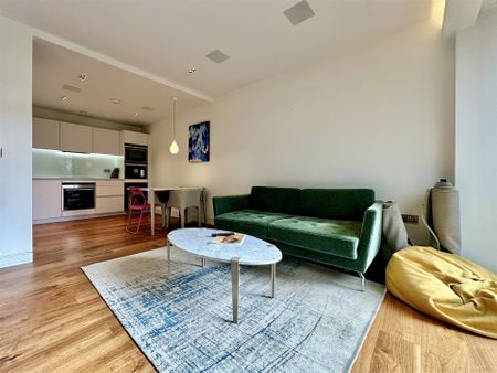 Wood Street, London - Photo 3