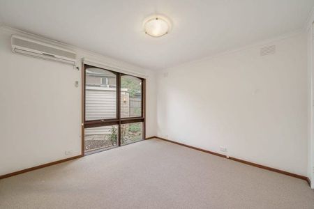 17 Cormistom Rd , RINGWOOD NORTH - Photo 3