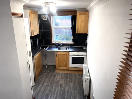 Bedford Grove, Eastbourne - Photo 3