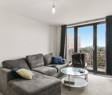 2 bedroom flat to rent - Photo 1