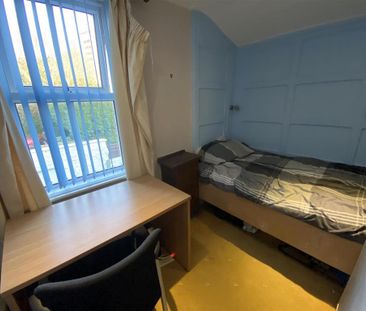 4 bedroom private hall to rent - Photo 3