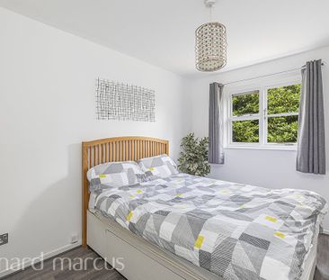 Pages Hill, Muswell Hill - Photo 2