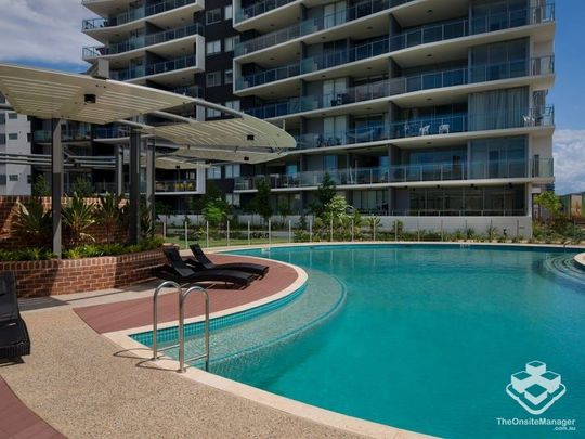Stylish & Spacious 2-Bedroom Apartment â Just Steps from the Brisbane River!! - Photo 1