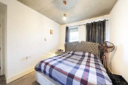 3 bedroom flat to rent - Photo 5