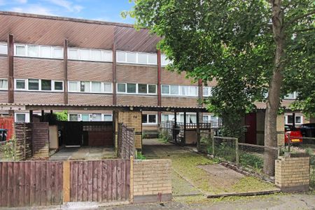 4 bedroom terraced house to rent - Photo 2