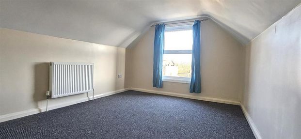 3 bedroom flat to rent - Photo 1