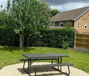 Newly Refurbished Ensuite Double Room Room 2 - Photo 6